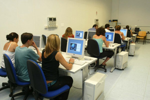 Aula attrezzata corsi elearningnet